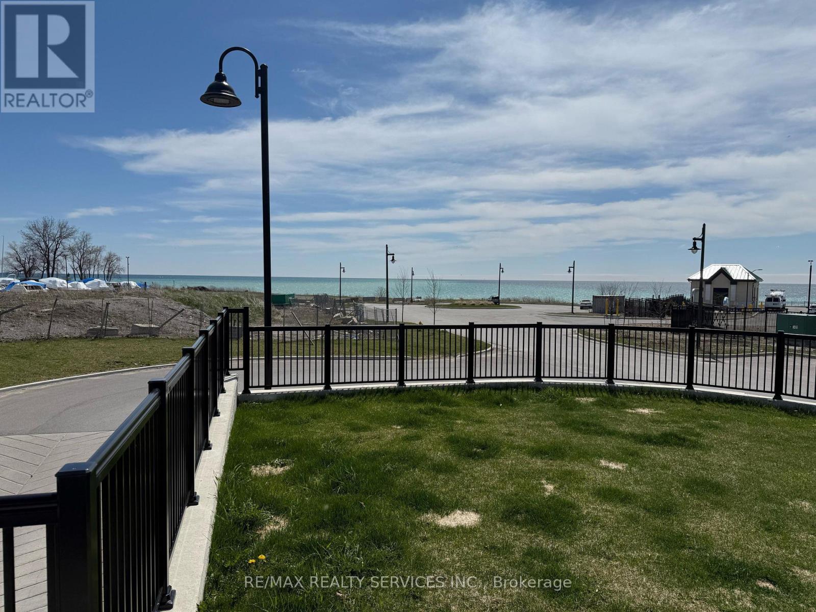 229 - 50 Lakebreeze Drive, Clarington (Newcastle), Ontario  L1B 1N4 - Photo 4 - E13061042