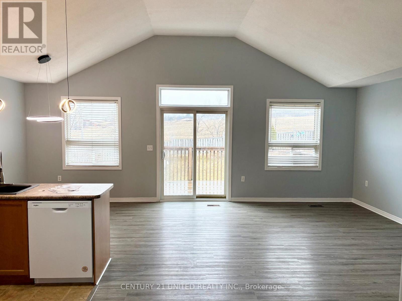 608 Clancy Crescent, Peterborough (Otonabee Ward 1), Ontario  K9K 2S2 - Photo 3 - X13104016