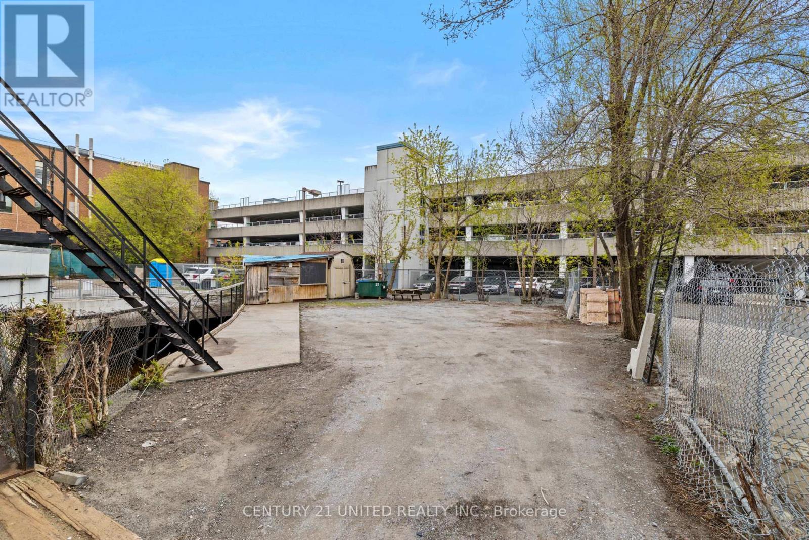 197 Hunter Street W, Peterborough (Town Ward 3), Ontario  K9H 2L1 - Photo 15 - X13104184