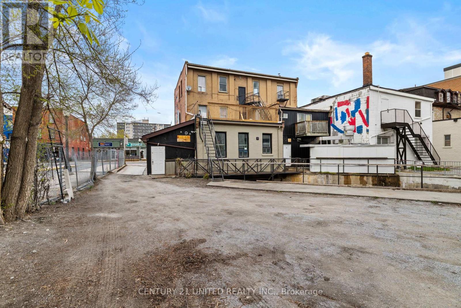 197 Hunter Street W, Peterborough (Town Ward 3), Ontario  K9H 2L1 - Photo 17 - X13104184