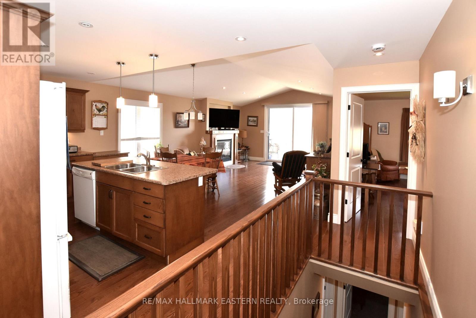 428 Raymond Street, Peterborough (Northcrest Ward 5), Ontario  K9L 1R2 - Photo 4 - X13107020