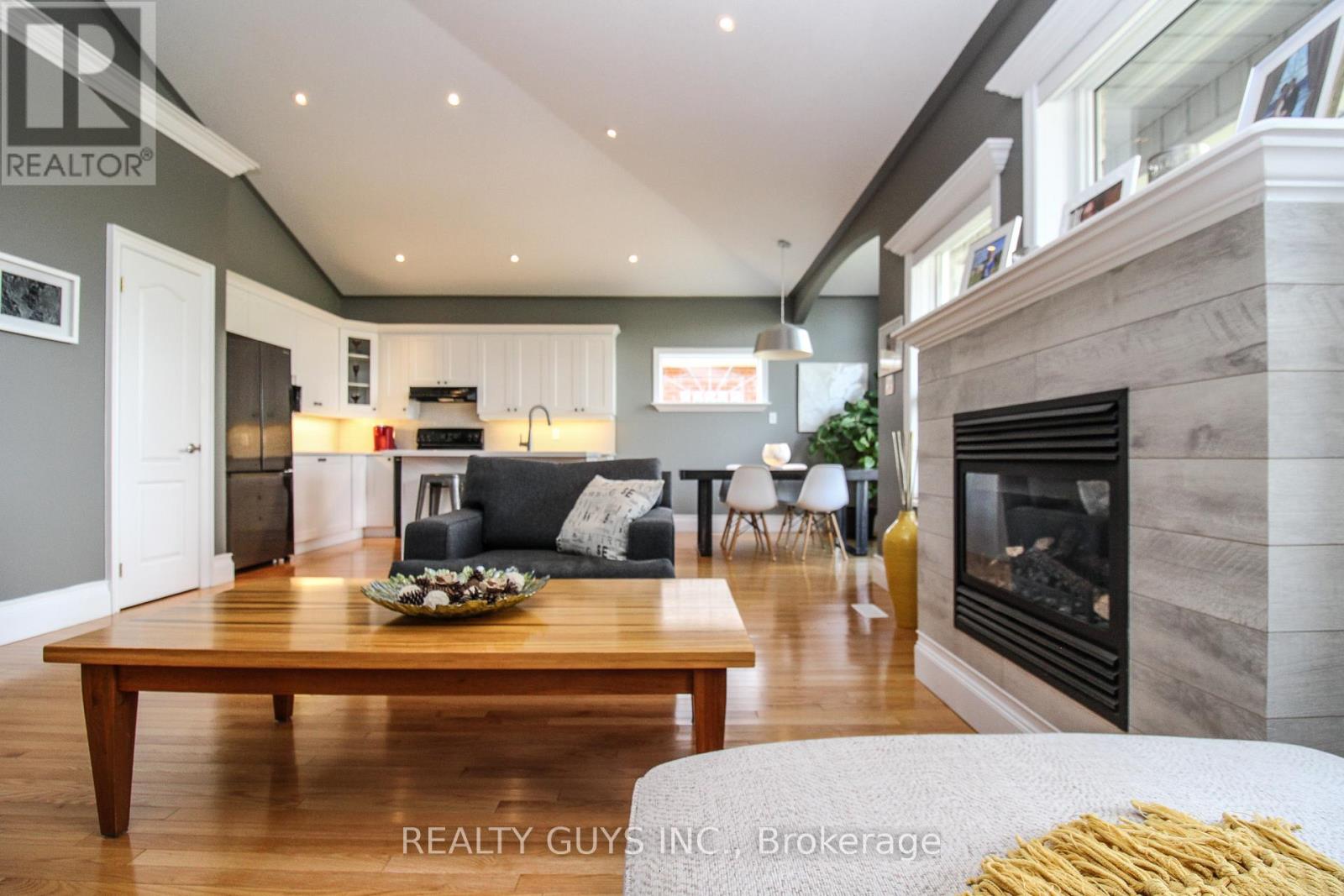 407 Carriage Lane, Peterborough (Northcrest Ward 5), Ontario  K9L 2A5 - Photo 15 - X13109482