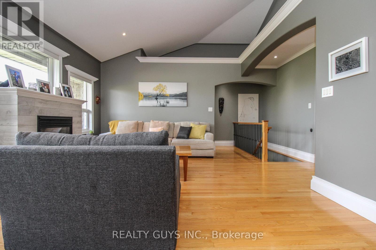 407 Carriage Lane, Peterborough (Northcrest Ward 5), Ontario  K9L 2A5 - Photo 16 - X13109482