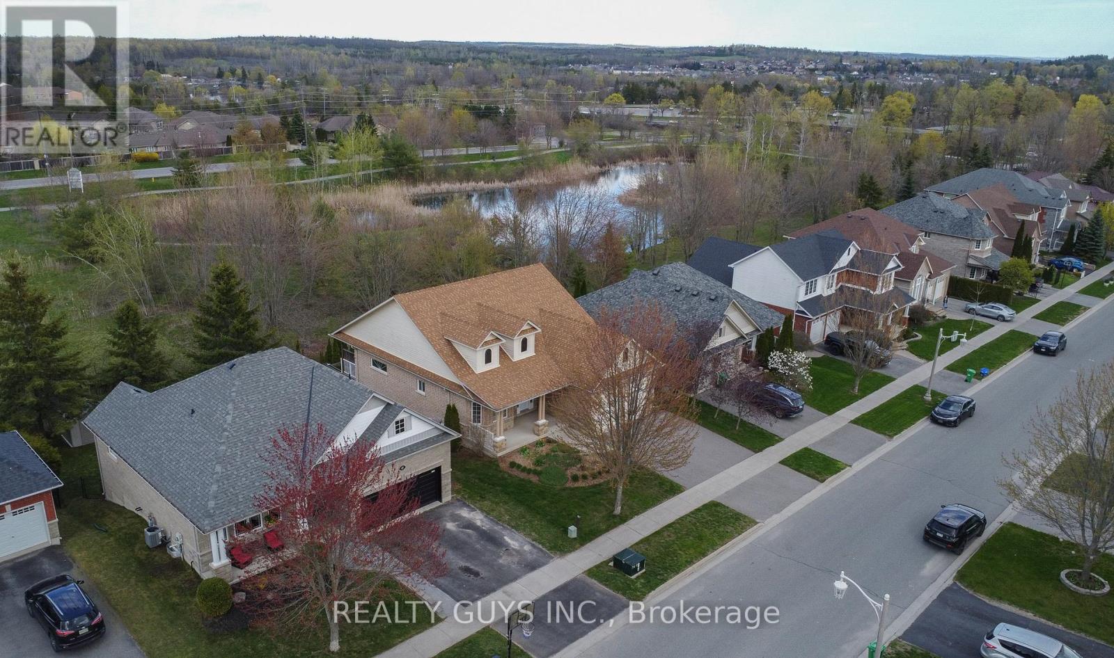 407 Carriage Lane, Peterborough (Northcrest Ward 5), Ontario  K9L 2A5 - Photo 2 - X13109482