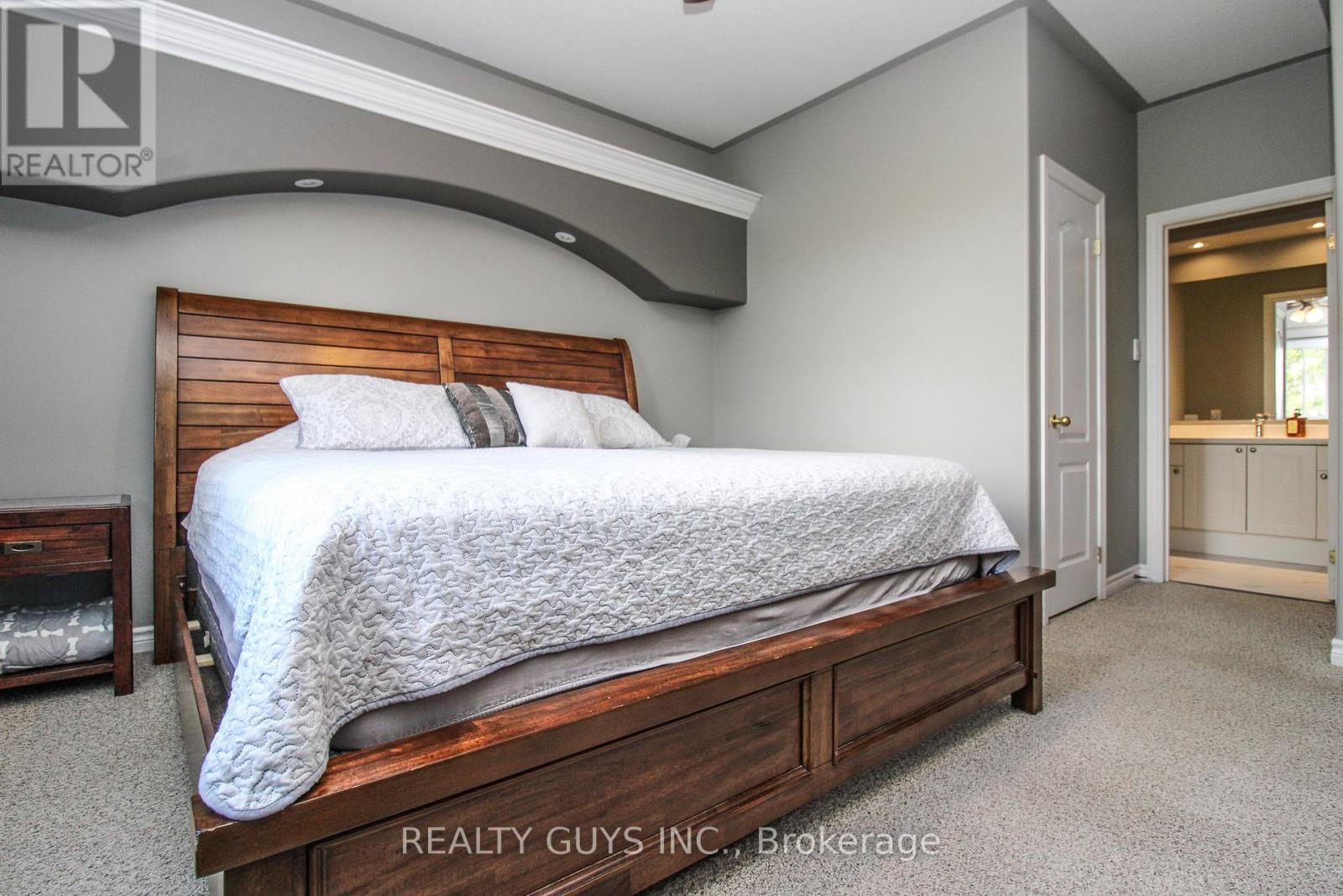 407 Carriage Lane, Peterborough (Northcrest Ward 5), Ontario  K9L 2A5 - Photo 25 - X13109482