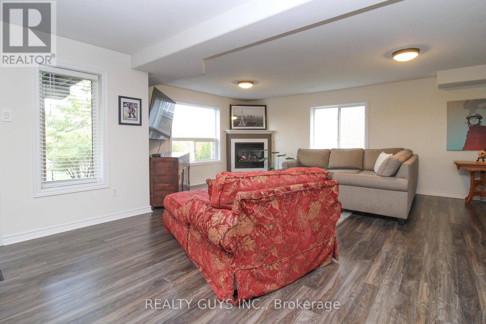 407 Carriage Lane, Peterborough (Northcrest Ward 5), Ontario  K9L 2A5 - Photo 32 - X13109482