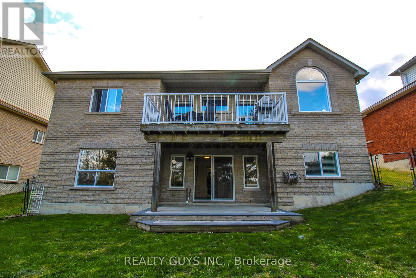 407 Carriage Lane, Peterborough (Northcrest Ward 5), Ontario  K9L 2A5 - Photo 4 - X13109482