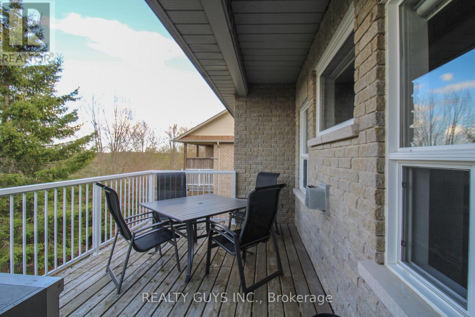 407 Carriage Lane, Peterborough (Northcrest Ward 5), Ontario  K9L 2A5 - Photo 7 - X13109482