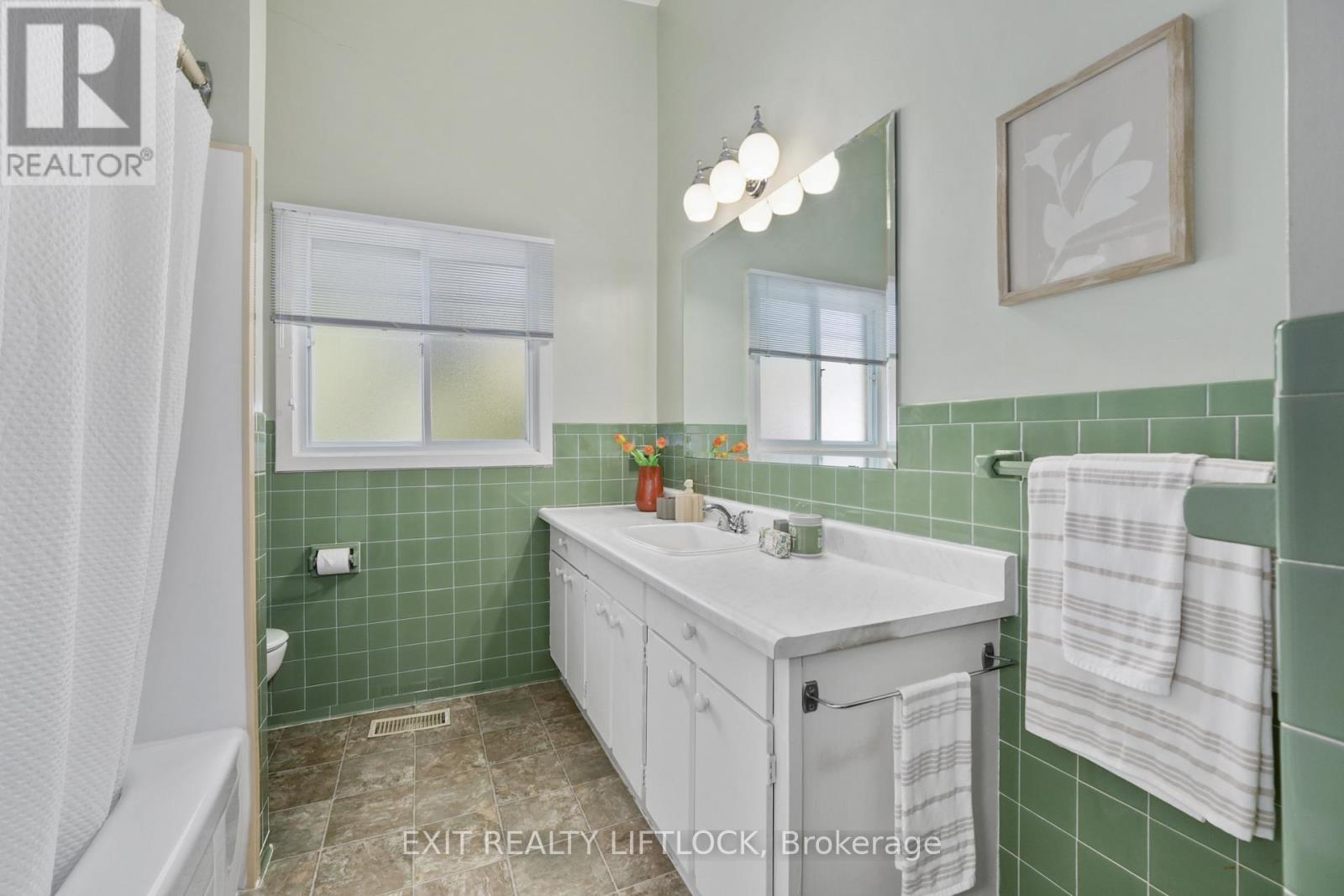 1224 Cabot Street, Peterborough (Northcrest Ward 5), Ontario  K9H 6W9 - Photo 12 - X13109500