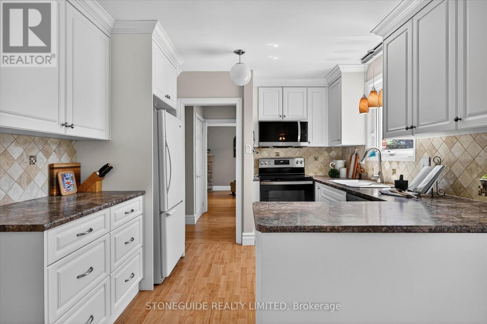 29 Weller Crescent, Peterborough (Monaghan Ward 2), Ontario  K9J 6J4 - Photo 7 - X13109502