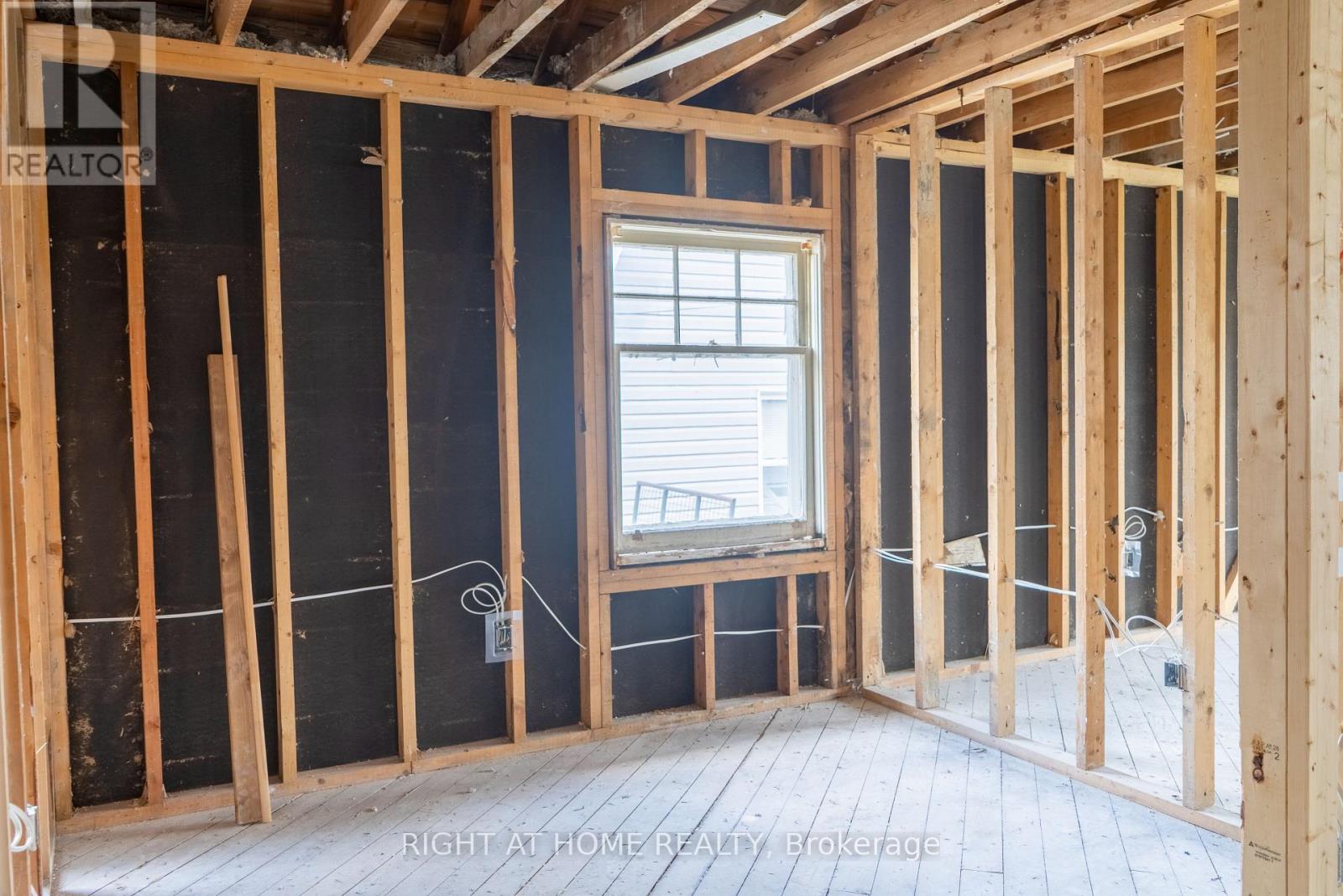 727 Payne Street, Peterborough (Otonabee Ward 1), Ontario  K9J 2Z9 - Photo 11 - X13112440