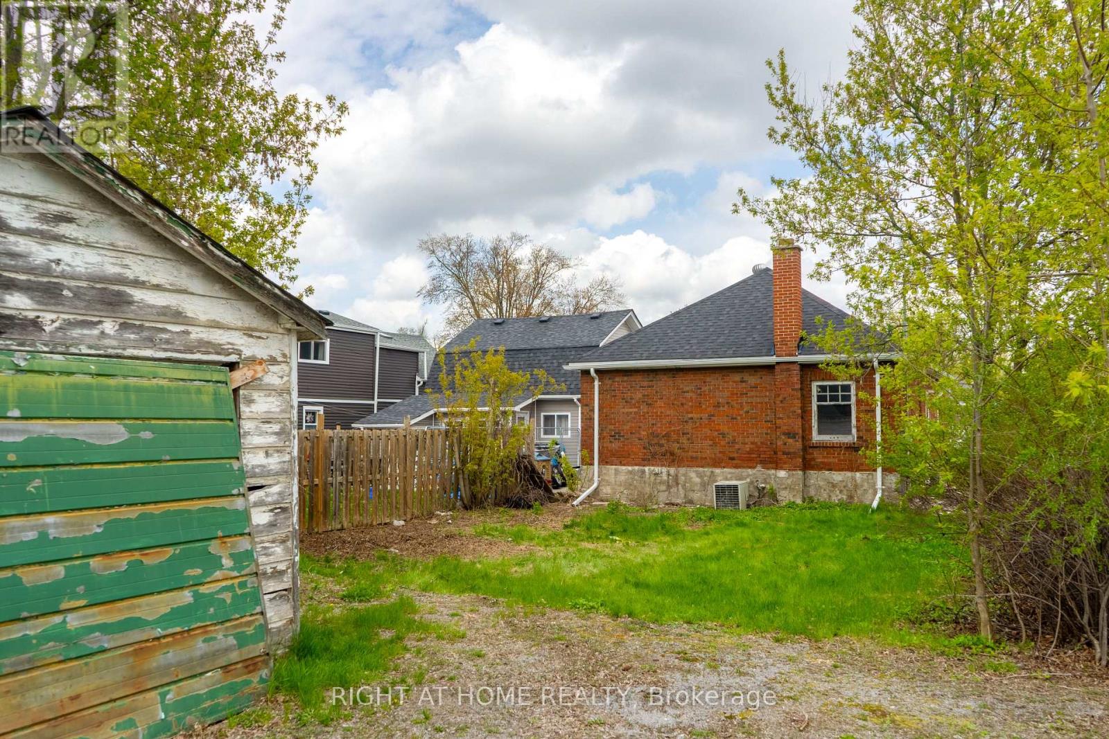 727 Payne Street, Peterborough (Otonabee Ward 1), Ontario  K9J 2Z9 - Photo 2 - X13112440