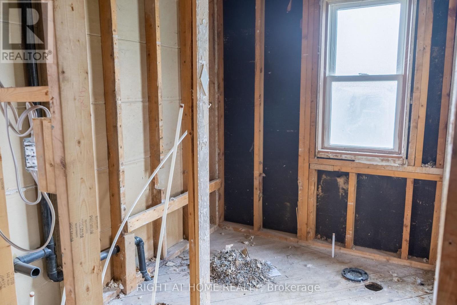 727 Payne Street, Peterborough (Otonabee Ward 1), Ontario  K9J 2Z9 - Photo 9 - X13112440
