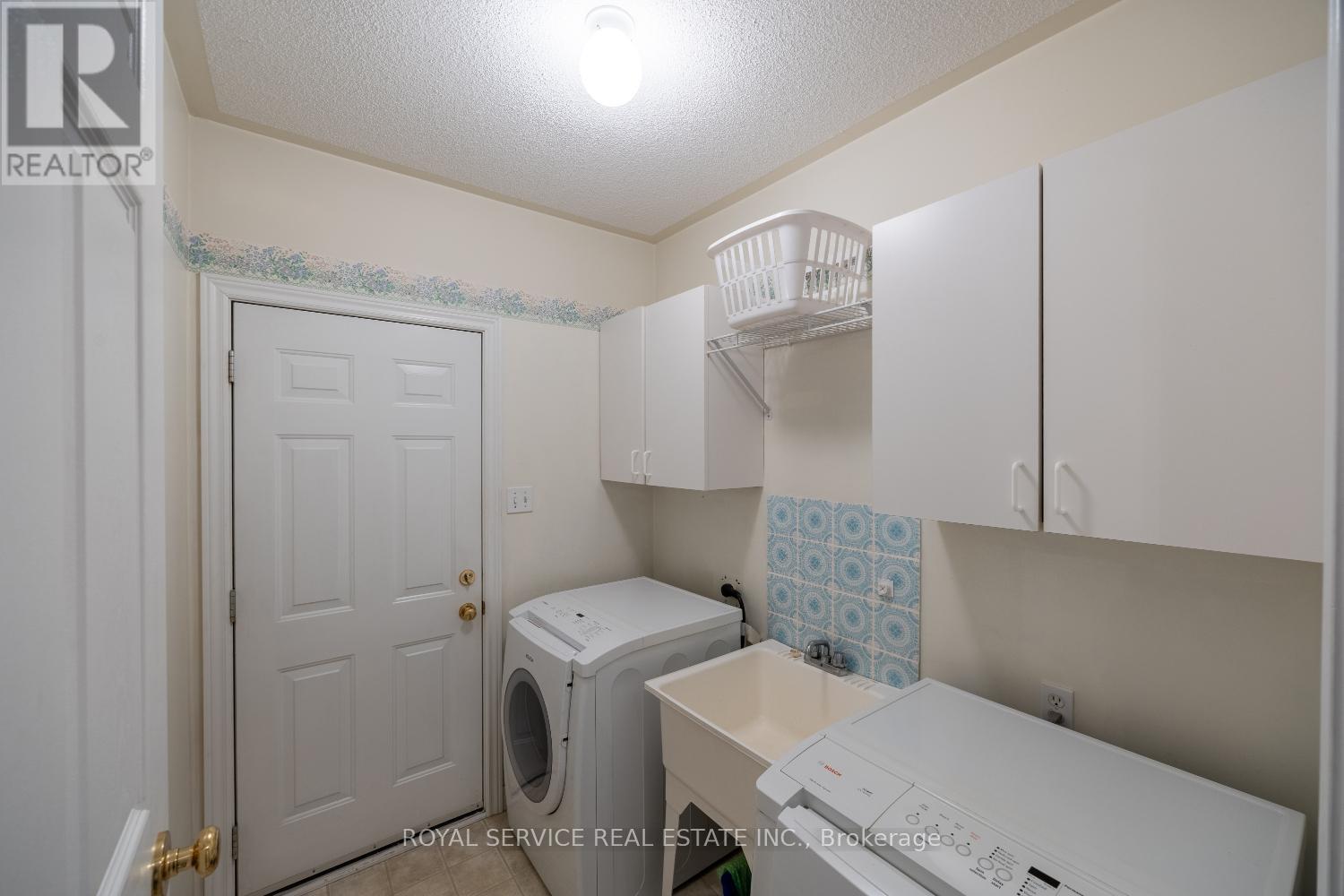1061 Silverdale Road, Peterborough (Otonabee Ward 1), Ontario  K9J 7W5 - Photo 30 - X13113920