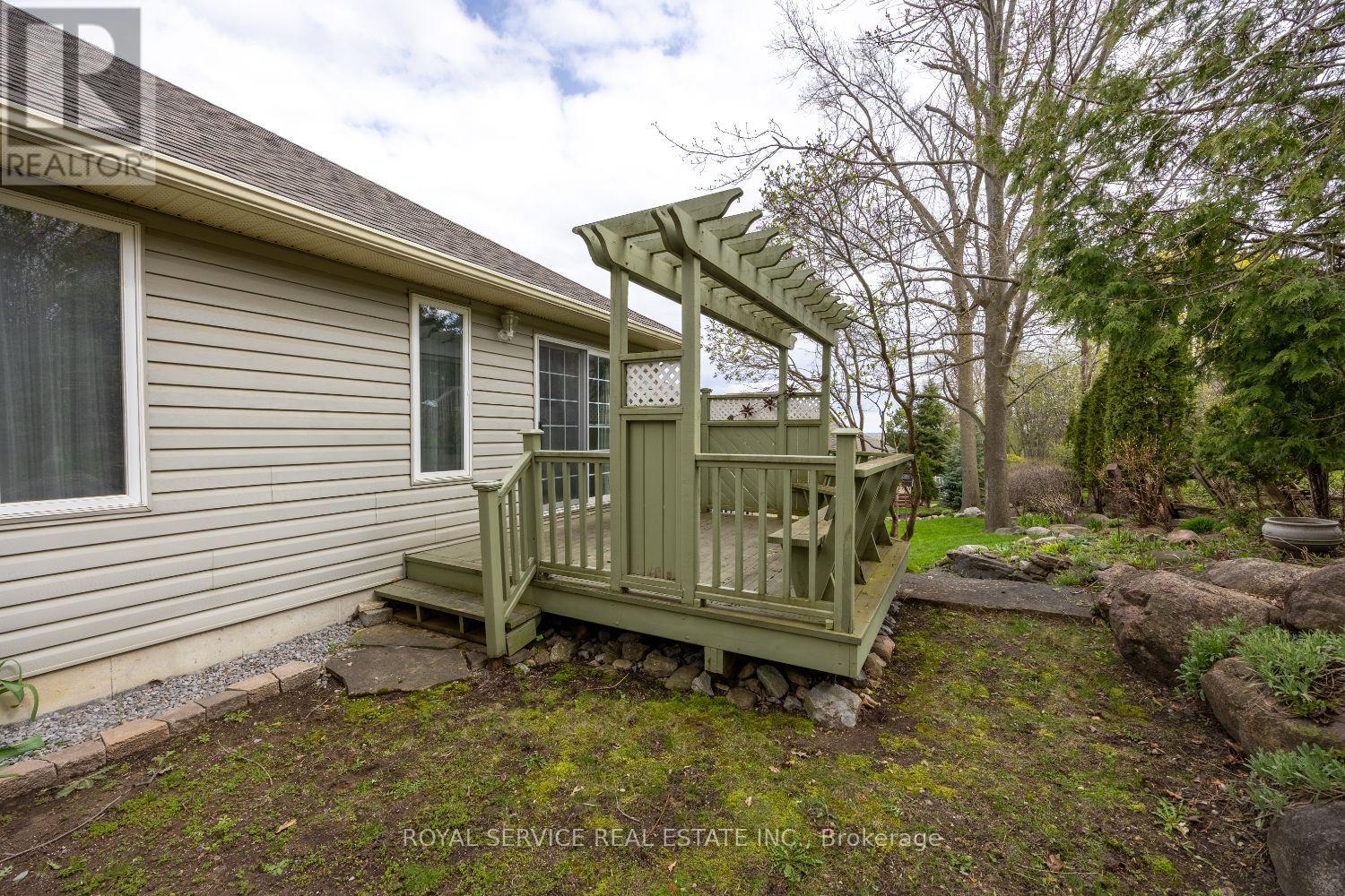 1061 Silverdale Road, Peterborough (Otonabee Ward 1), Ontario  K9J 7W5 - Photo 45 - X13113920