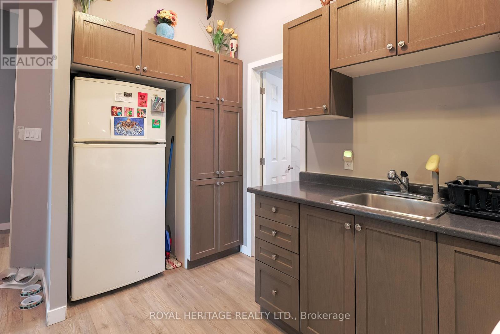 515 Park Street N, Peterborough (Town Ward 3), Ontario  K9H 4R5 - Photo 2 - X13113978