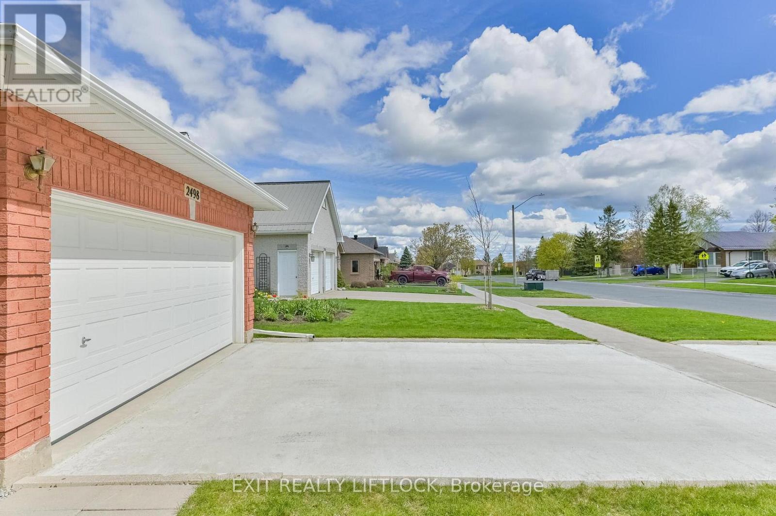 2498 Marsdale Drive, Peterborough (Ashburnham Ward 4), Ontario  K9L 1R4 - Photo 3 - X13115448