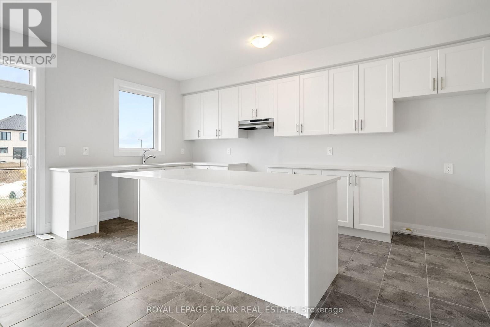 7 Walters Street, Kawartha Lakes (Lindsay), Ontario  K9V 0S2 - Photo 11 - X13115776