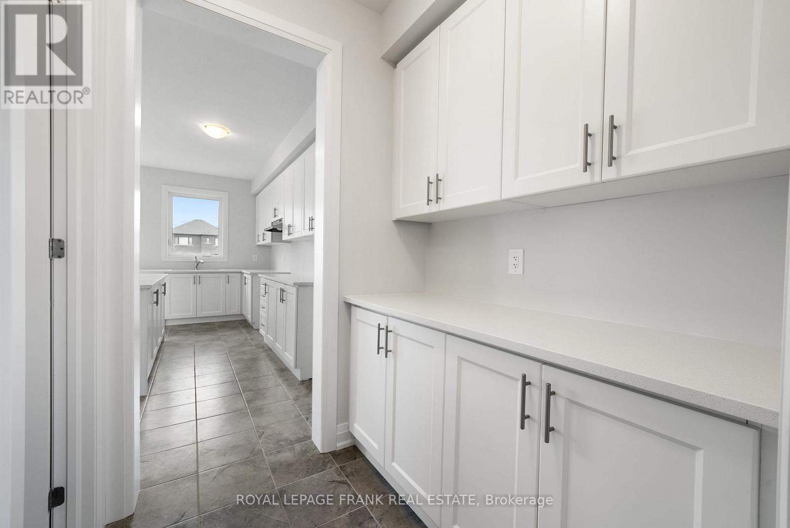 7 Walters Street, Kawartha Lakes (Lindsay), Ontario  K9V 0S2 - Photo 9 - X13115776