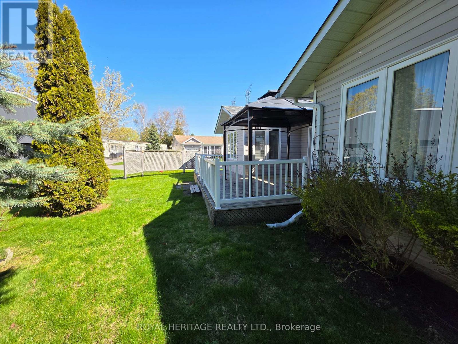 118 Bluffs Road, Clarington (Newcastle), Ontario  L1B 1A8 - Photo 22 - E13117368