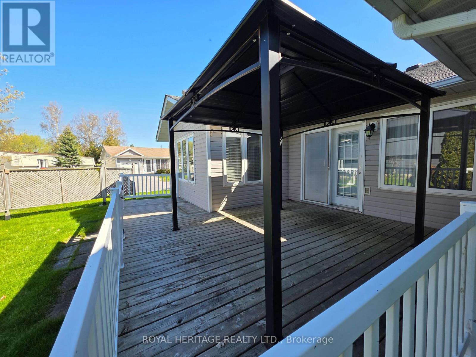118 Bluffs Road, Clarington (Newcastle), Ontario  L1B 1A8 - Photo 23 - E13117368