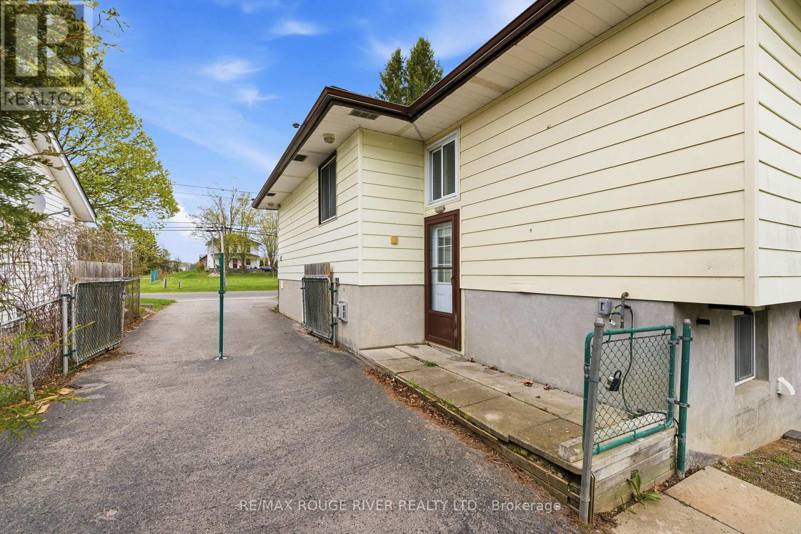 599 Otonabee Drive, Peterborough (Ashburnham Ward 4), Ontario  K9J 7X8 - Photo 4 - X13117730