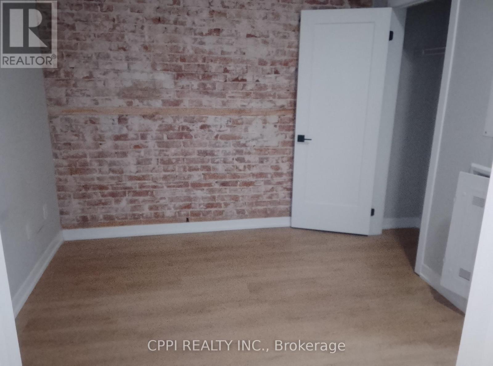 310 - 140 Simcoe Street, Peterborough (Town Ward 3), Ontario  K9H 0K5 - Photo 5 - X13117958