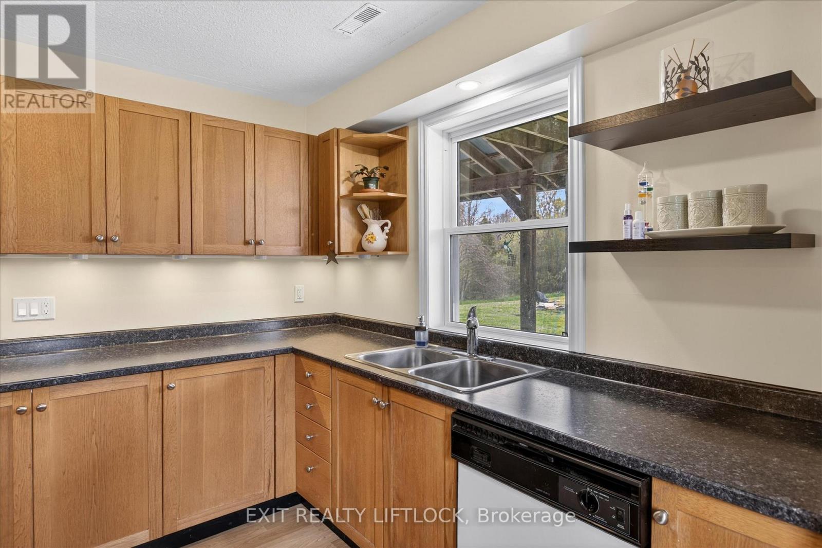 39 Third Line Rd, Douro-Dummer, Ontario  K0L 2B0 - Photo 6 - X13118396