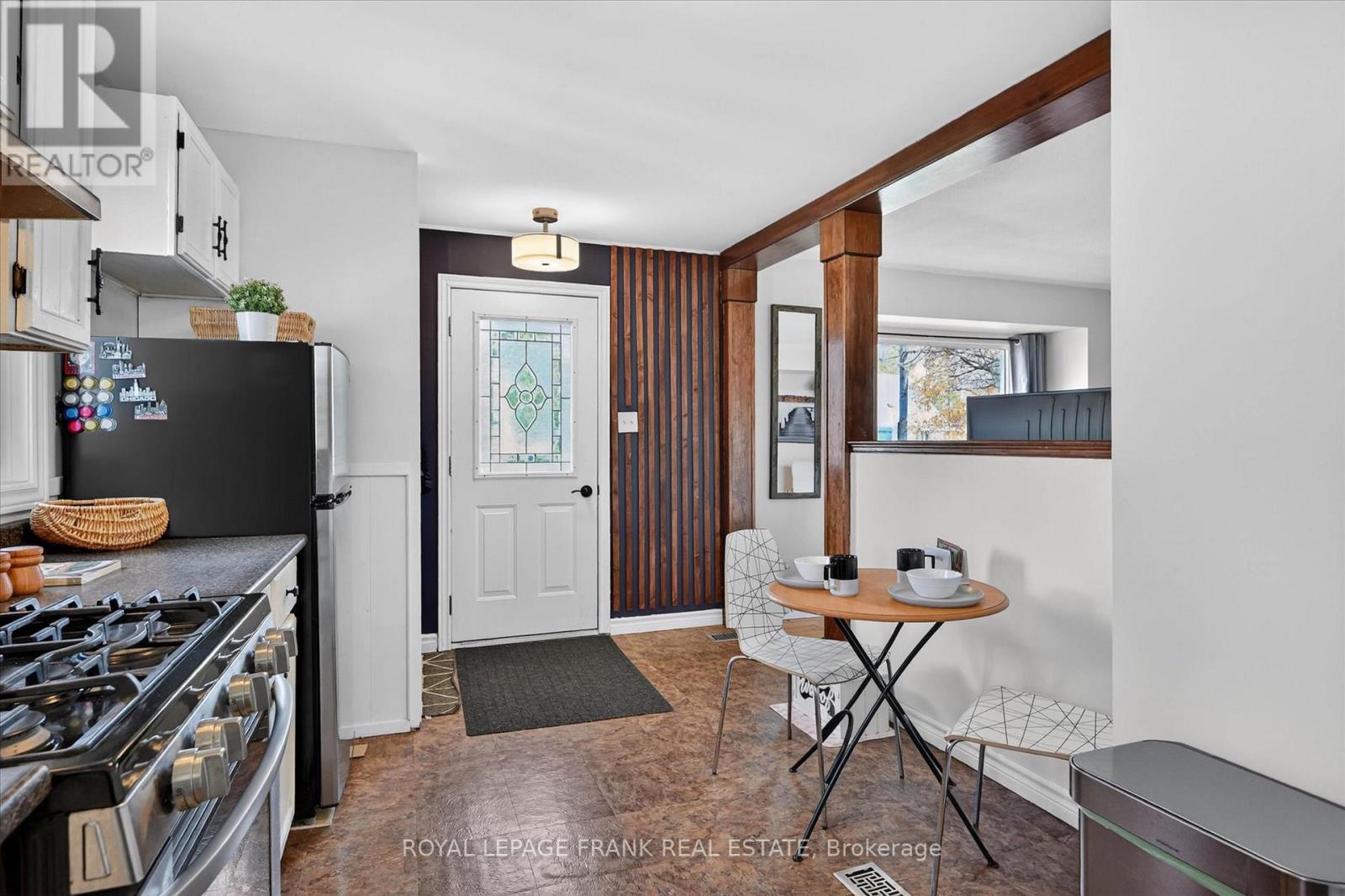 657 Mckellar Street, Peterborough (Otonabee Ward 1), Ontario  K9J 1R4 - Photo 11 - X13118824