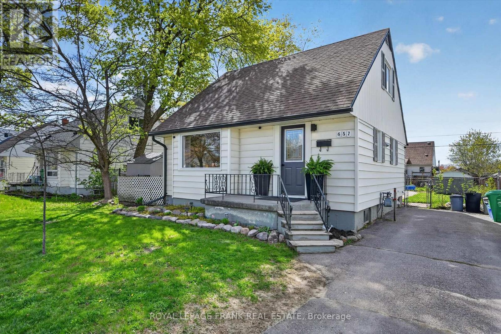 657 Mckellar Street, Peterborough (Otonabee Ward 1), Ontario  K9J 1R4 - Photo 3 - X13118824