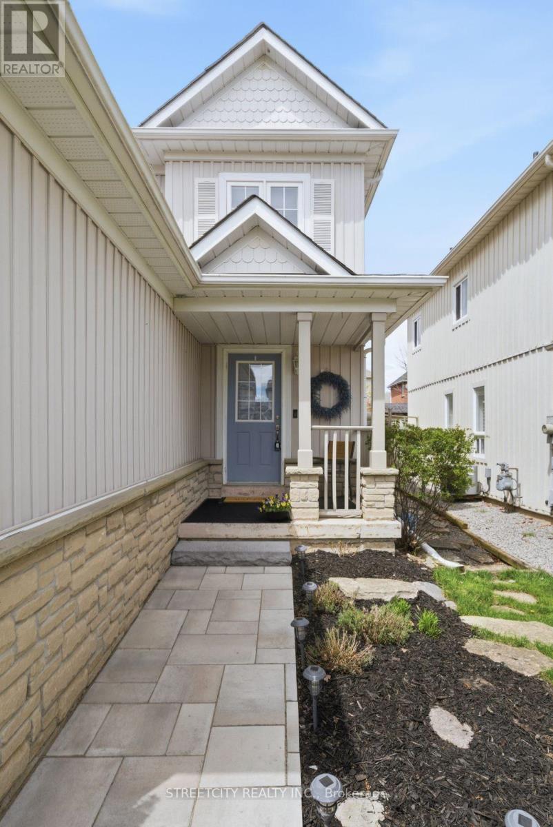 8 Shipley Avenue, Clarington (Newcastle), Ontario  L1B 1M6 - Photo 4 - E13120232