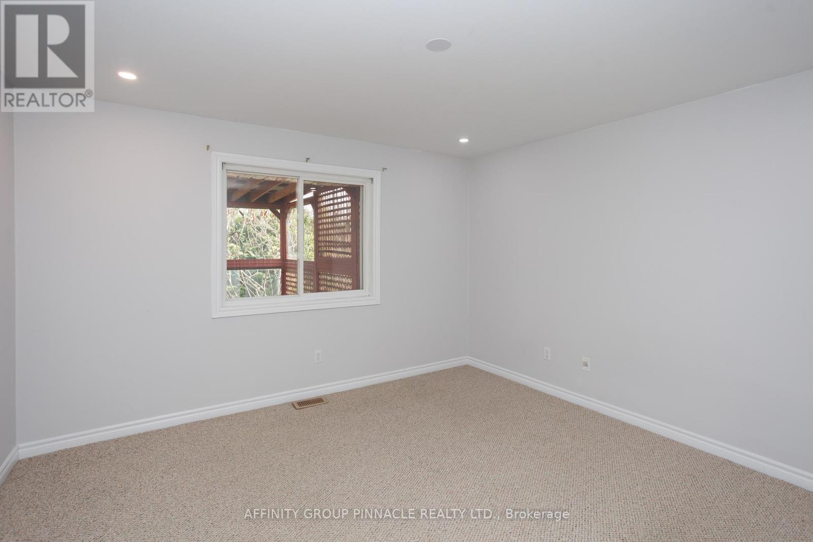 4 Champlain Boulevard, Kawartha Lakes (Lindsay), Ontario  K9V 0H9 - Photo 11 - X13121896
