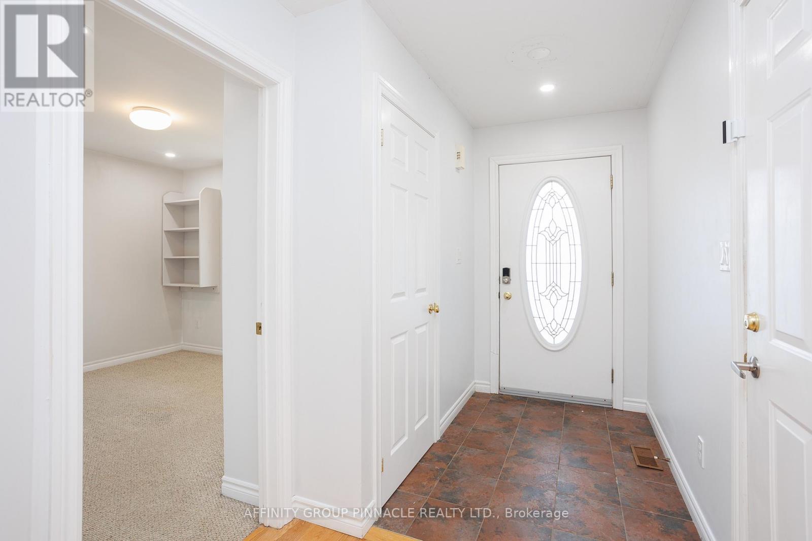 4 Champlain Boulevard, Kawartha Lakes (Lindsay), Ontario  K9V 0H9 - Photo 4 - X13121896