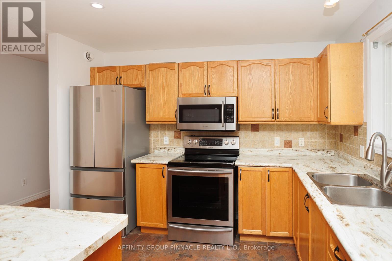 4 Champlain Boulevard, Kawartha Lakes (Lindsay), Ontario  K9V 0H9 - Photo 7 - X13121896