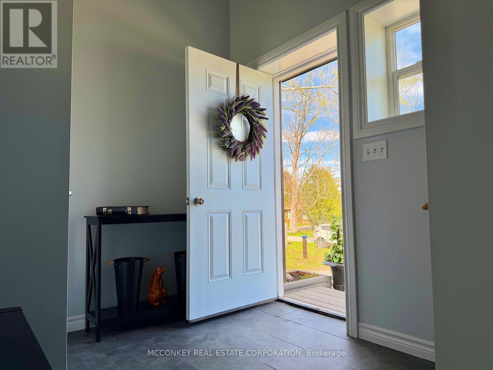 17 Bayview Drive, Kawartha Lakes (Emily), Ontario  K9J 6X3 - Photo 5 - X13122376