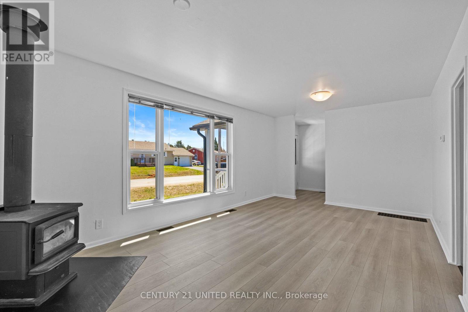 26 Great Oak Street, Highlands East (Bicroft Ward), Ontario  K0L 1M0 - Photo 3 - X13122686