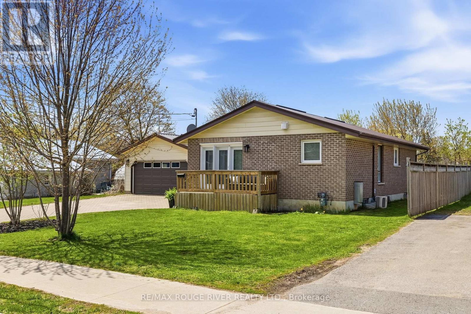 19 Caroline Street, Kawartha Lakes (Lindsay), Ontario  K9V 1T2 - Photo 2 - X13123568