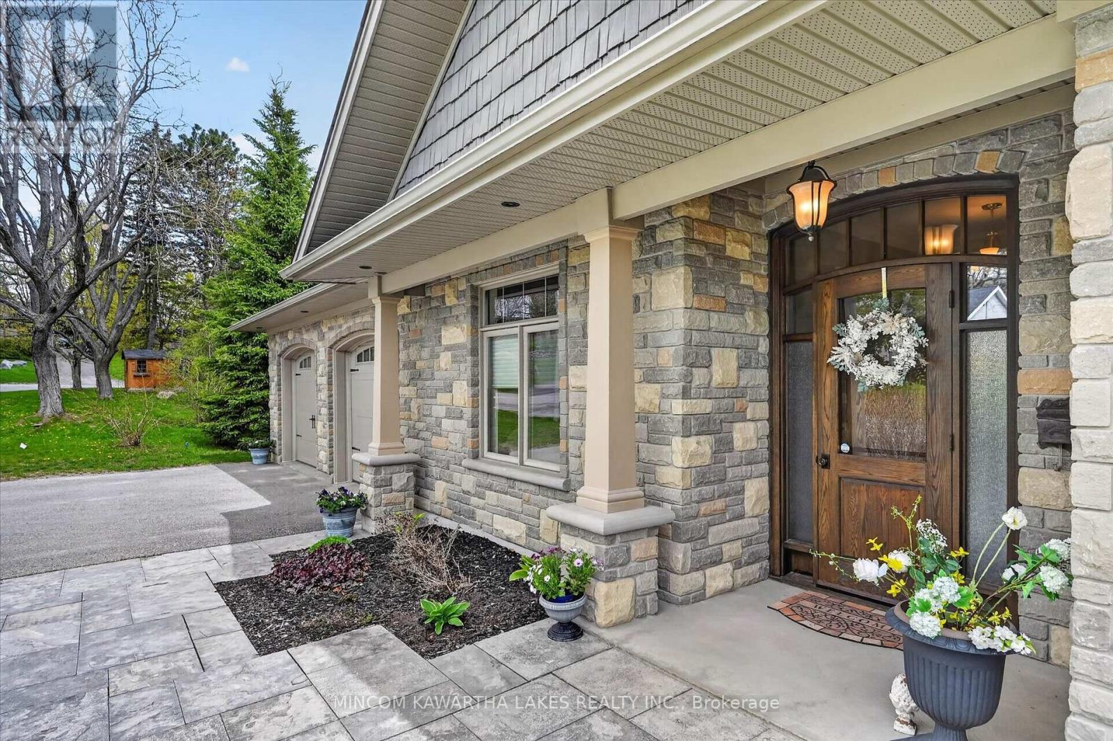 63 Weller Crescent, Peterborough (Monaghan Ward 2), Ontario  K9J 6J4 - Photo 3 - X13126300