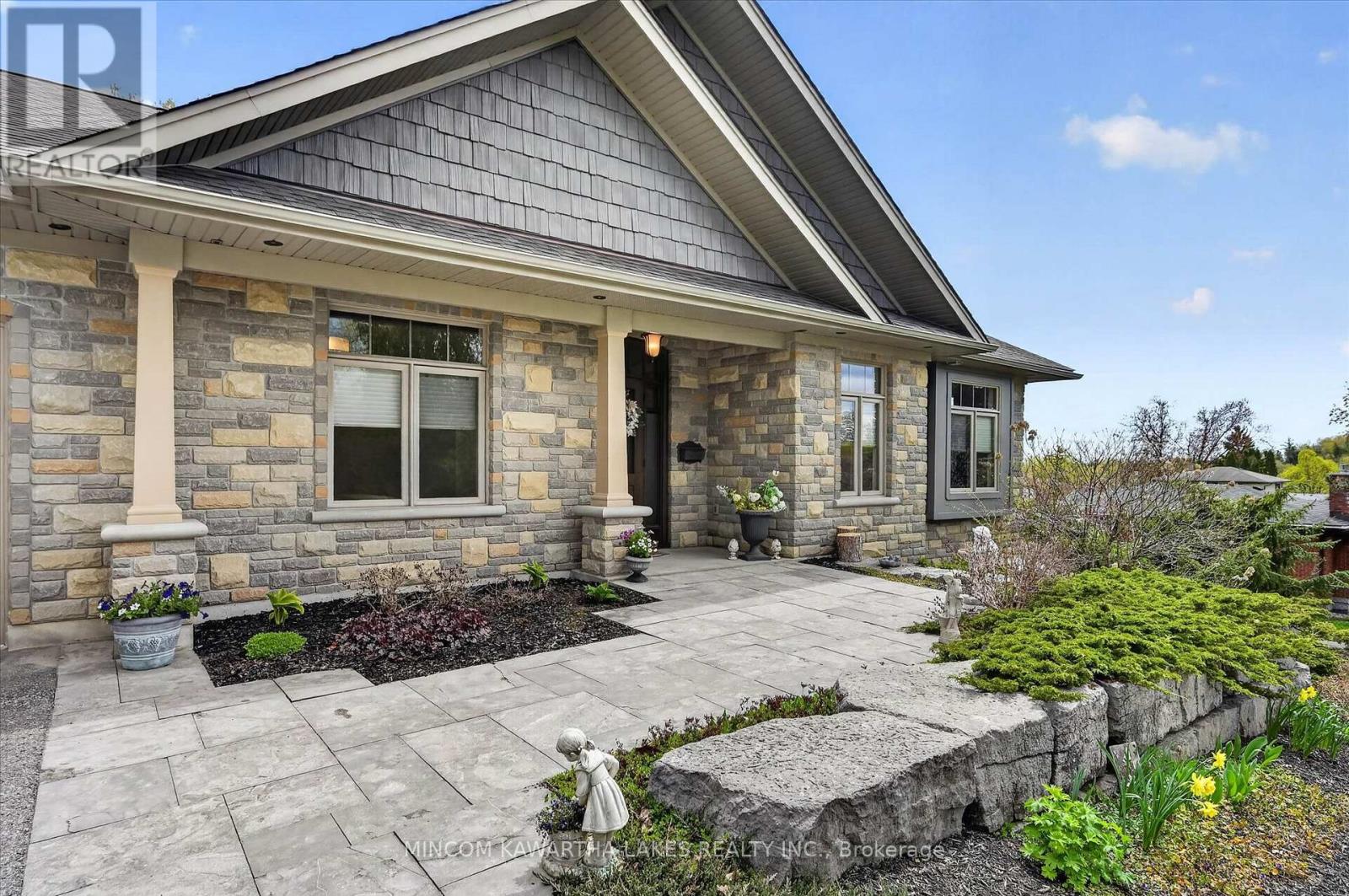 63 Weller Crescent, Peterborough (Monaghan Ward 2), Ontario  K9J 6J4 - Photo 4 - X13126300