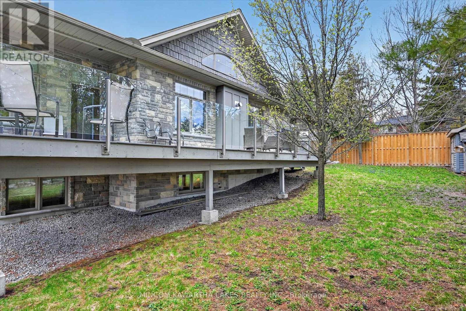 63 Weller Crescent, Peterborough (Monaghan Ward 2), Ontario  K9J 6J4 - Photo 7 - X13126300