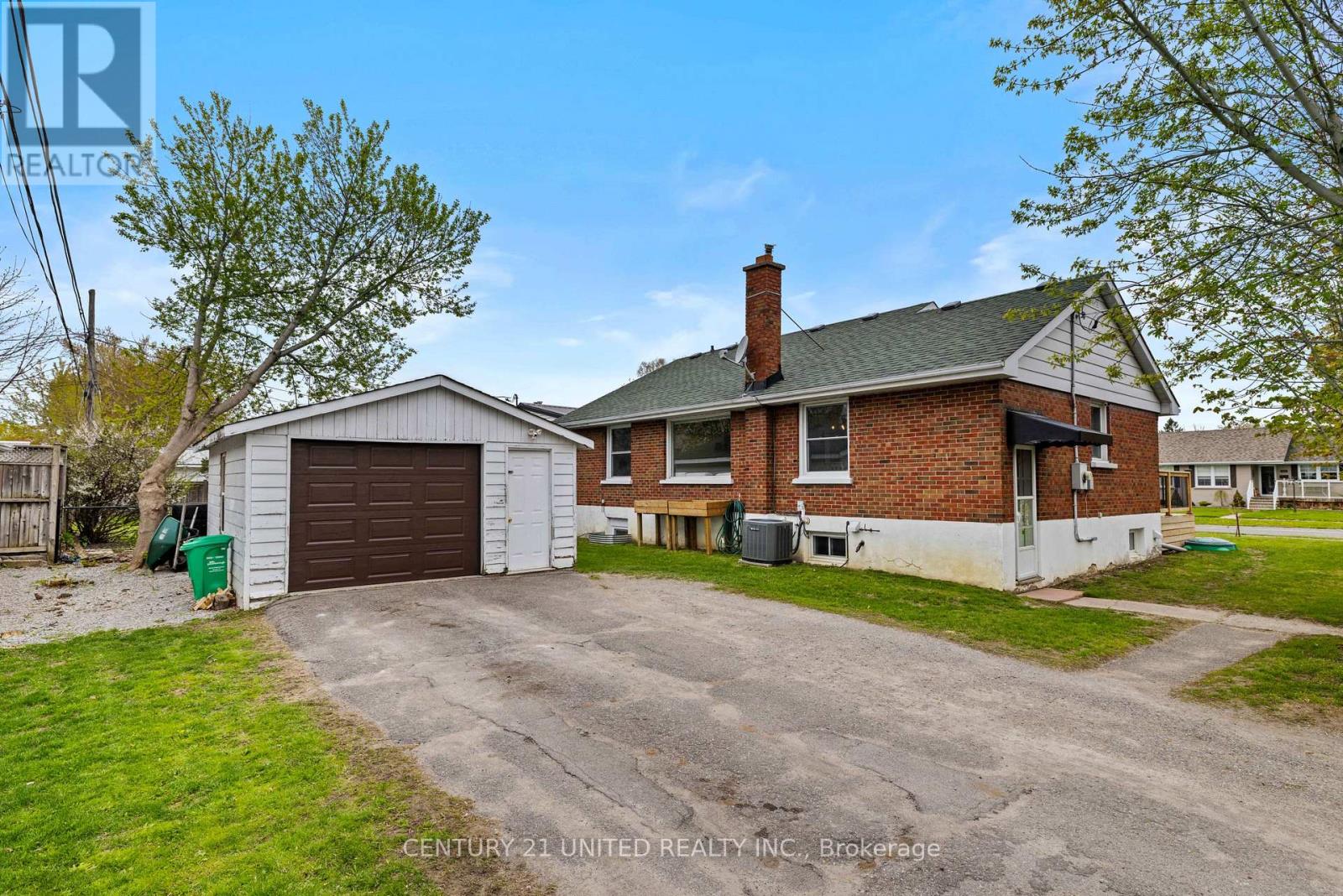 605 Harold Drive, Peterborough (Otonabee Ward 1), Ontario  K9J 3X9 - Photo 3 - X13126686