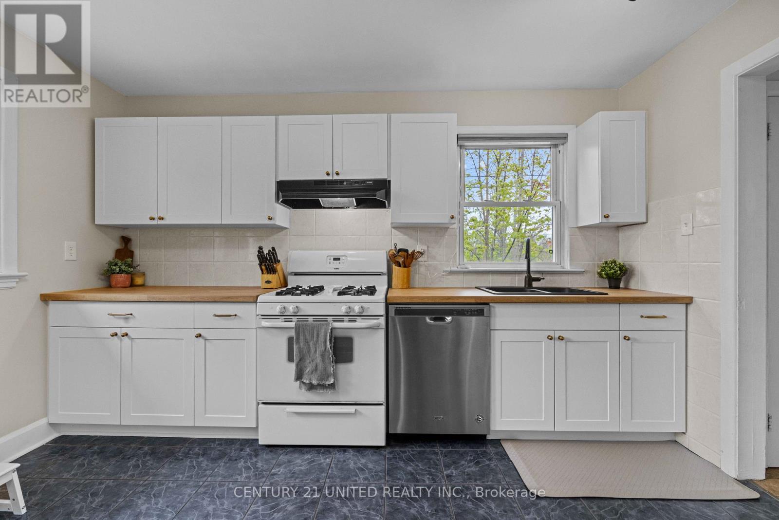 605 Harold Drive, Peterborough (Otonabee Ward 1), Ontario  K9J 3X9 - Photo 8 - X13126686