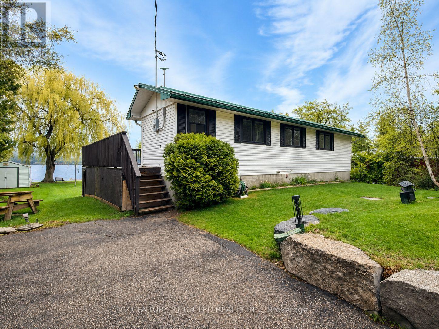 16 Evergreen Street, Kawartha Lakes (Emily), Ontario  K0L 2W0 - Photo 2 - X13126754