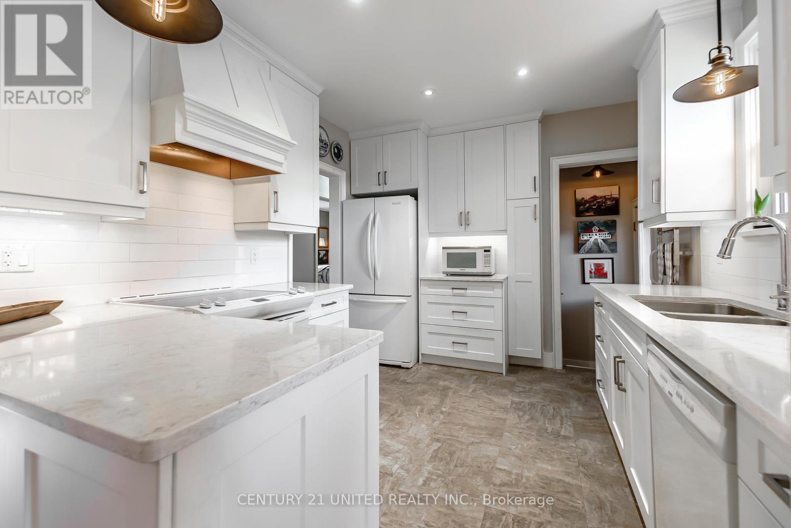 682 Victory Crescent, Peterborough (Town Ward 3), Ontario  K9J 4T3 - Photo 17 - X13126986