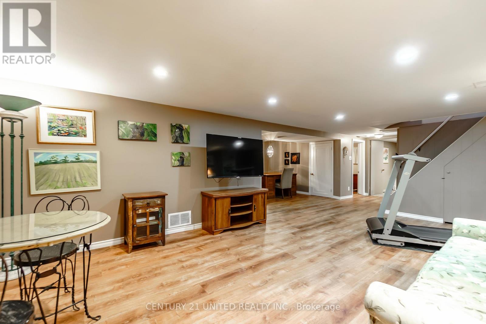 682 Victory Crescent, Peterborough (Town Ward 3), Ontario  K9J 4T3 - Photo 35 - X13126986