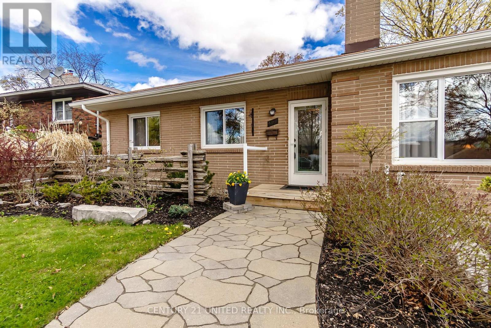 682 Victory Crescent, Peterborough (Town Ward 3), Ontario  K9J 4T3 - Photo 7 - X13126986