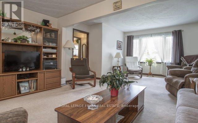 43 Toronto Street, Clarington (Newcastle), Ontario  L1B 1C2 - Photo 4 - E13127876