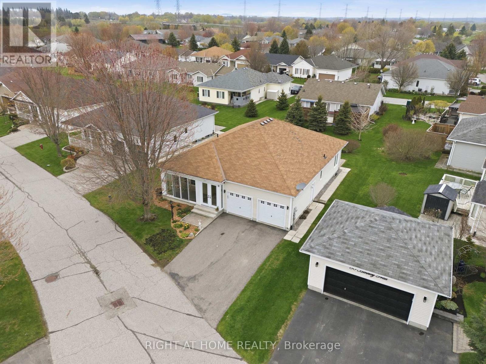 5 Park Place Lane, Clarington (Newcastle), Ontario  L1B 0B2 - Photo 3 - E13128246