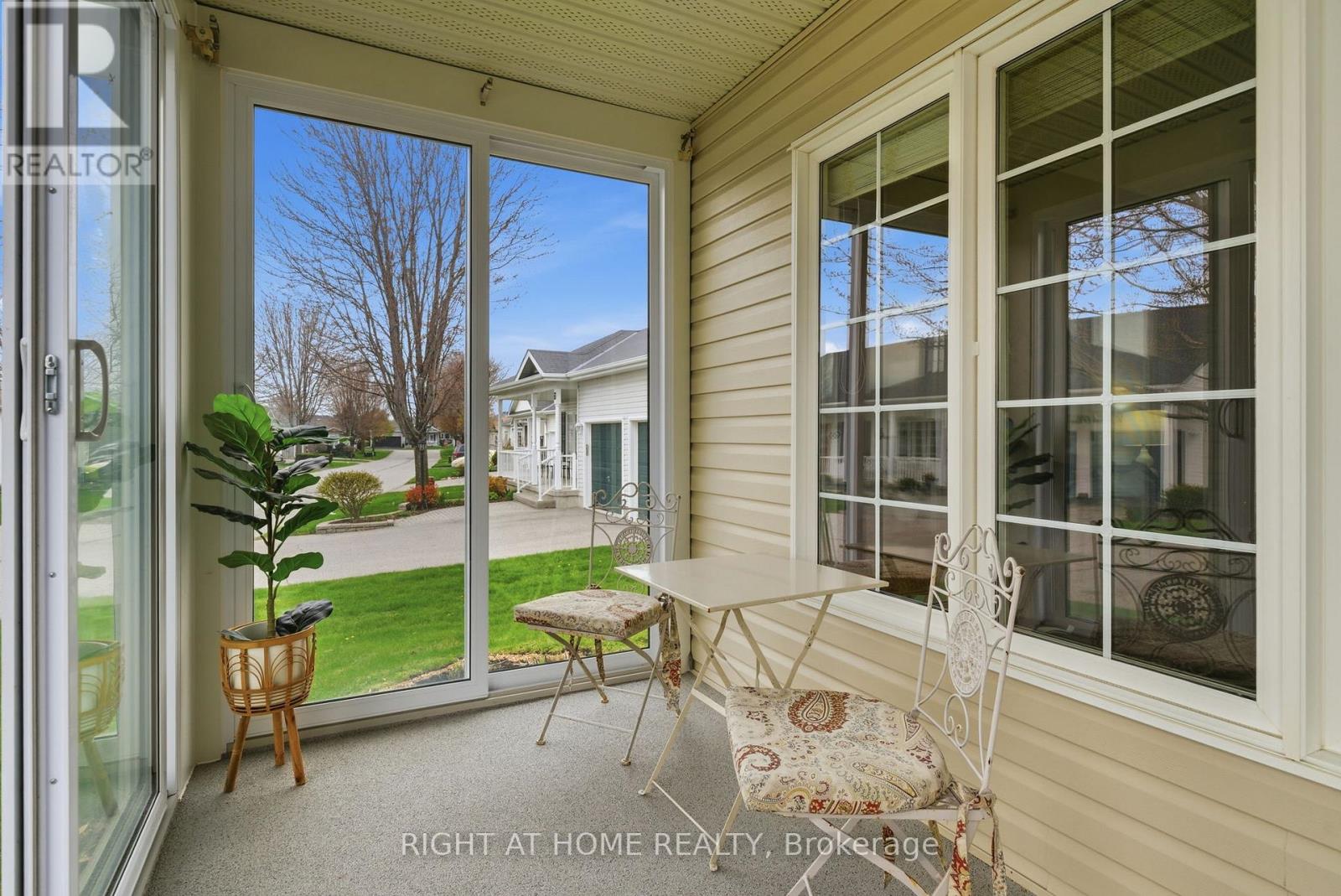 5 Park Place Lane, Clarington (Newcastle), Ontario  L1B 0B2 - Photo 8 - E13128246