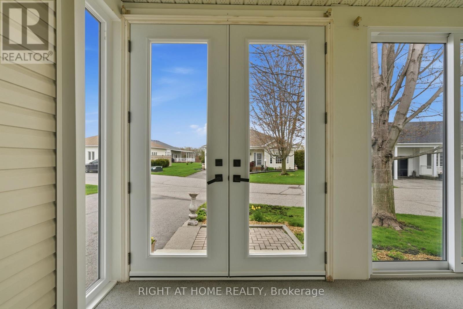 5 Park Place Lane, Clarington (Newcastle), Ontario  L1B 0B2 - Photo 9 - E13128246